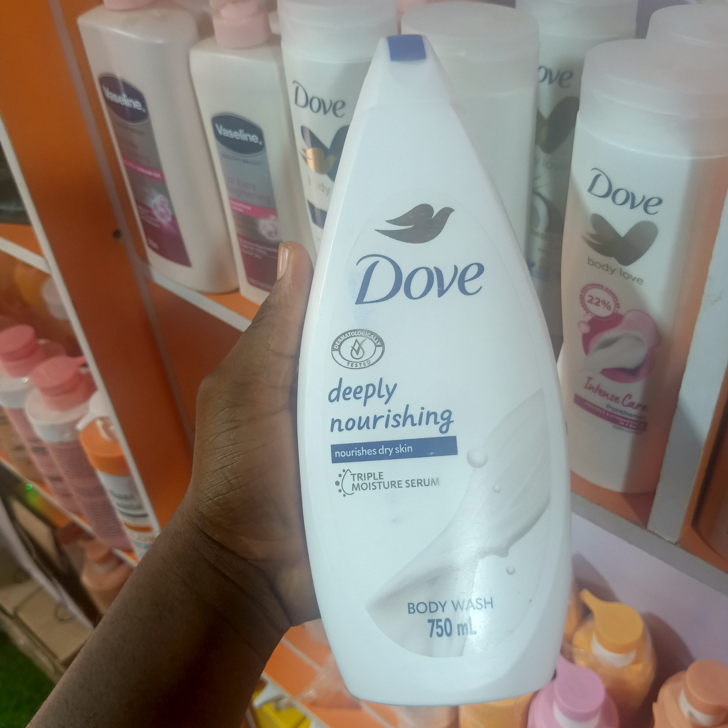 DOVE DEEPLY NOURISHING