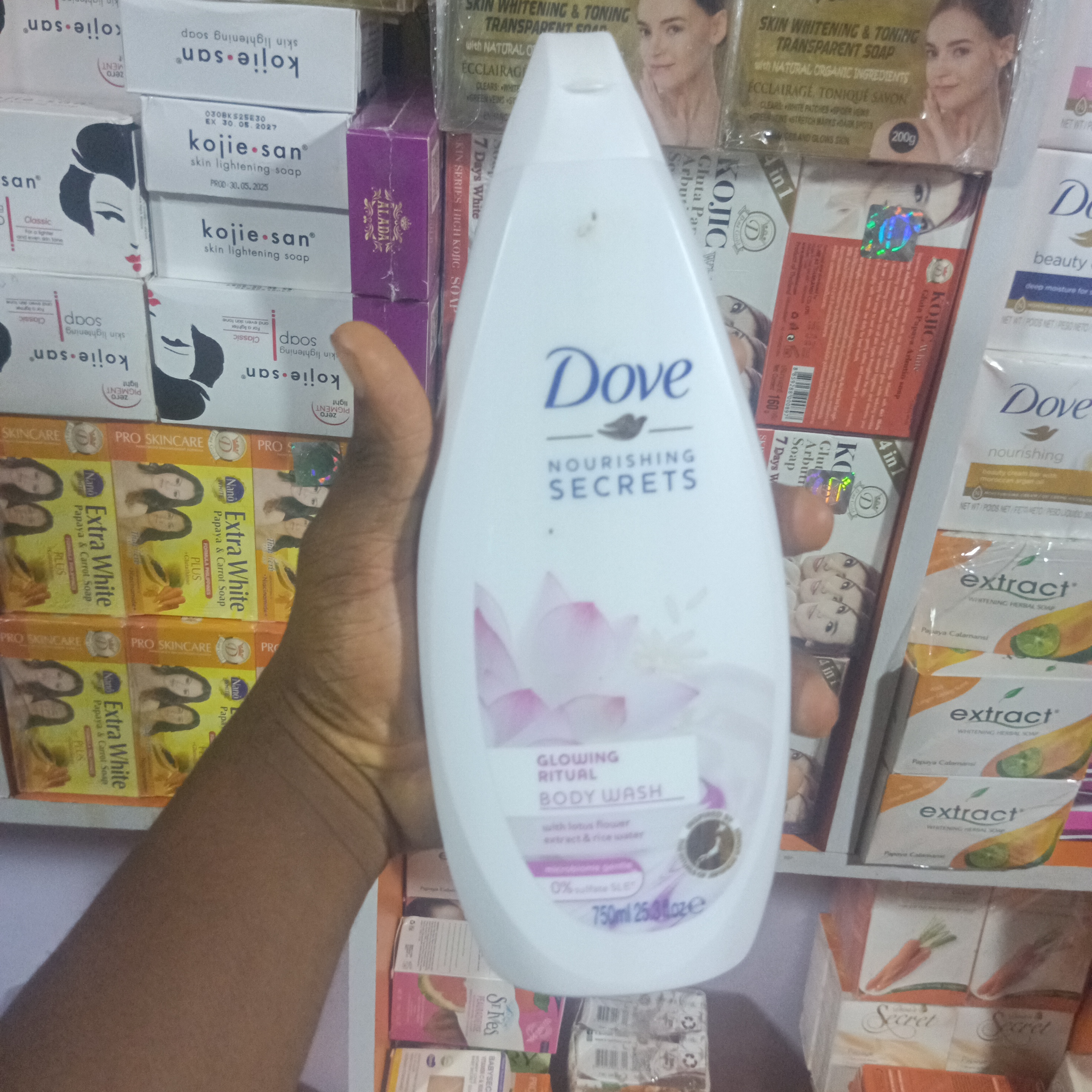 DOVE GLOWING RITUAL BODY WASH