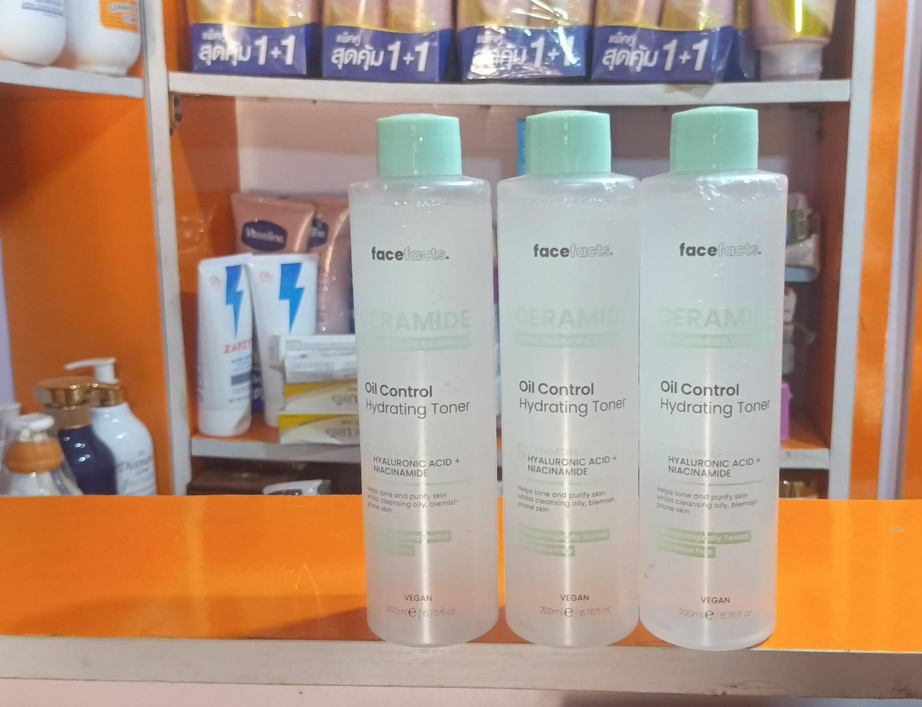 FACE FACTS OIL CONTROL HYDRATING TONER