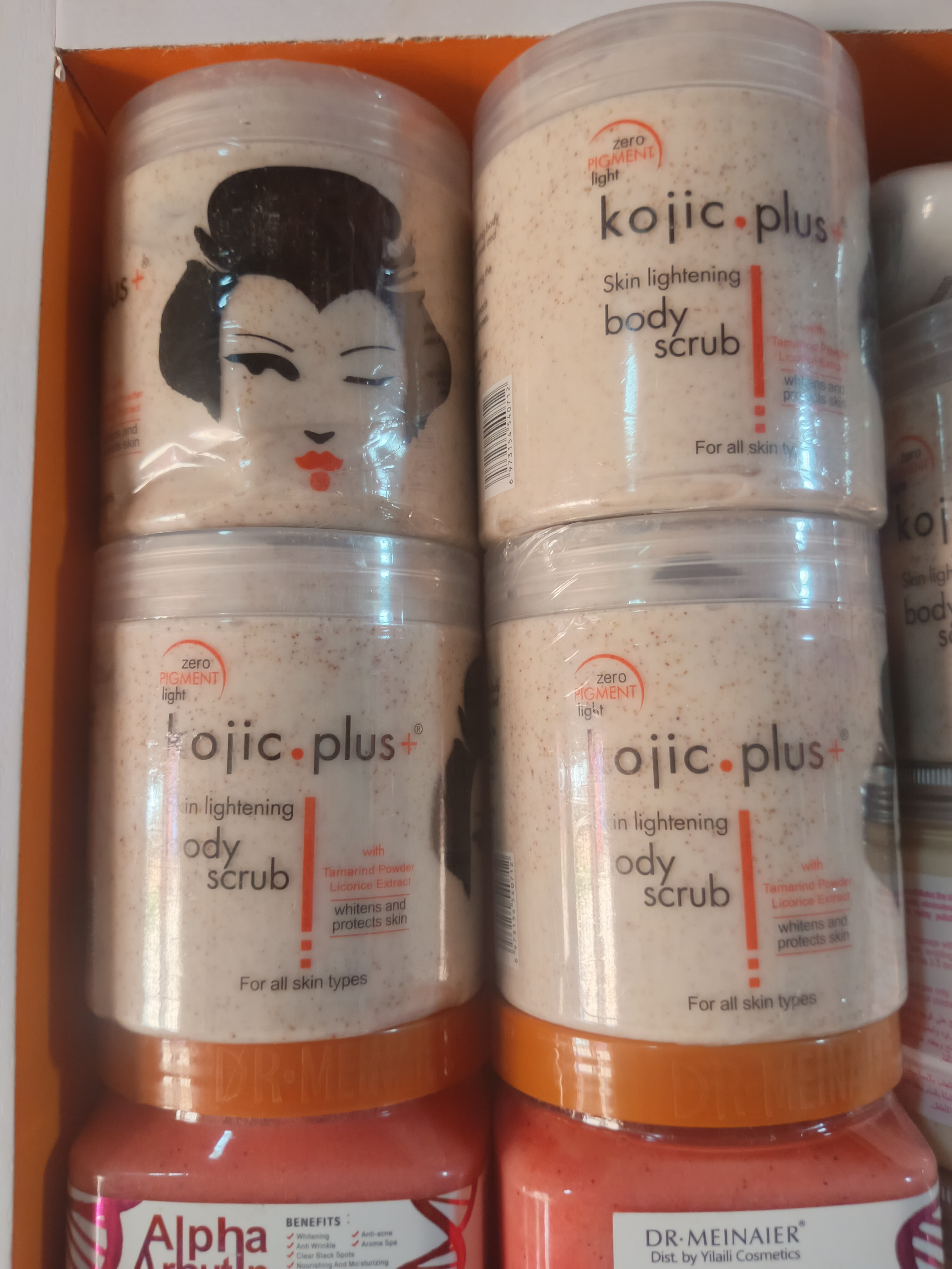 Kojic plus scrub