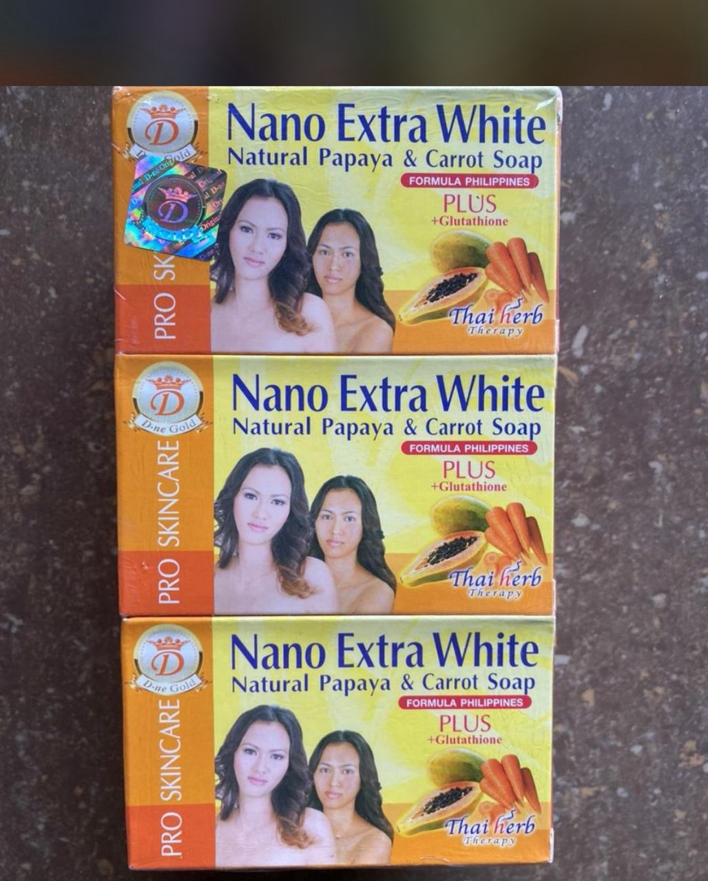 NANO EXTRA WHITE PAPAYA & CARROT SOAP
