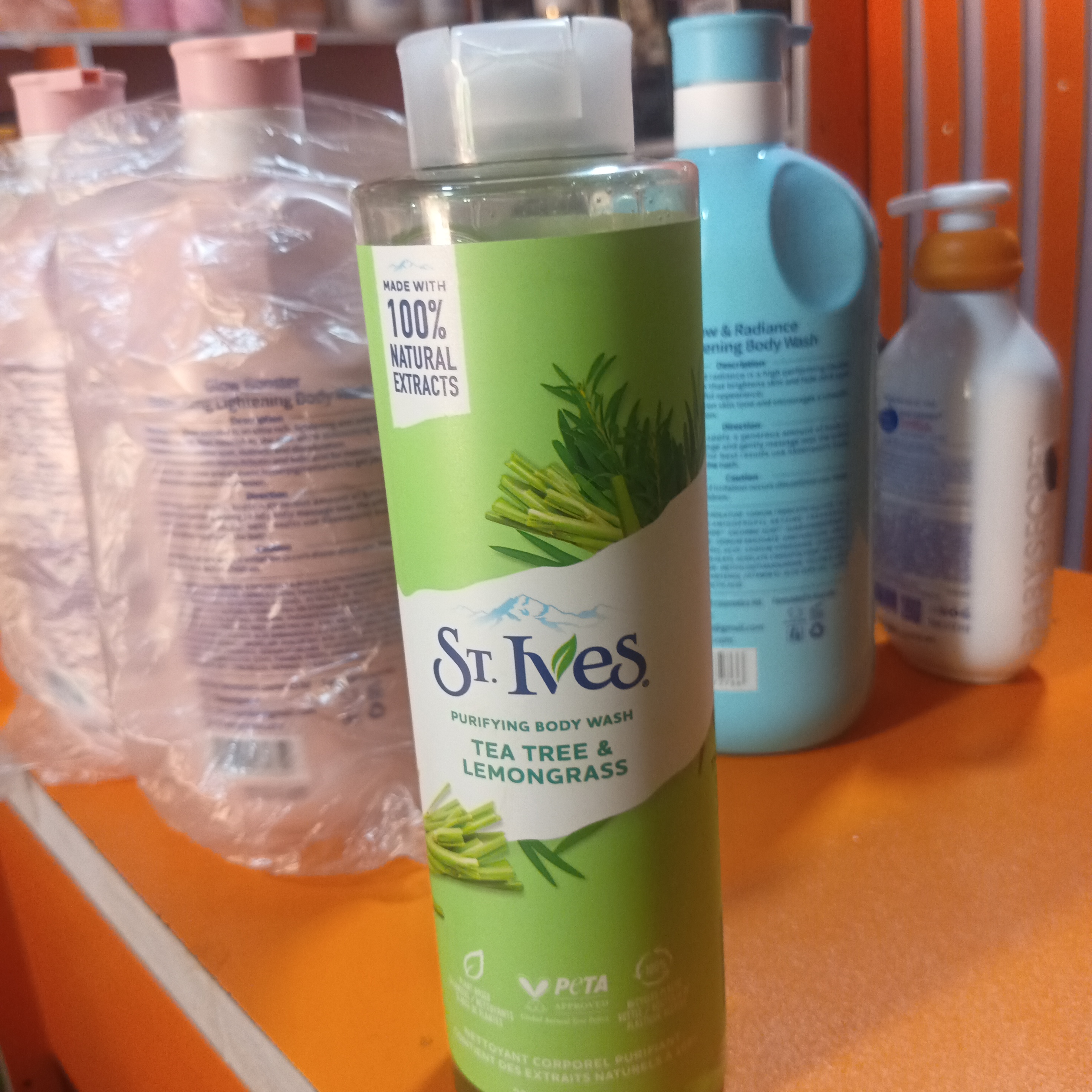 ST IVES BATH( TEA TREE & LEMONGRASS)