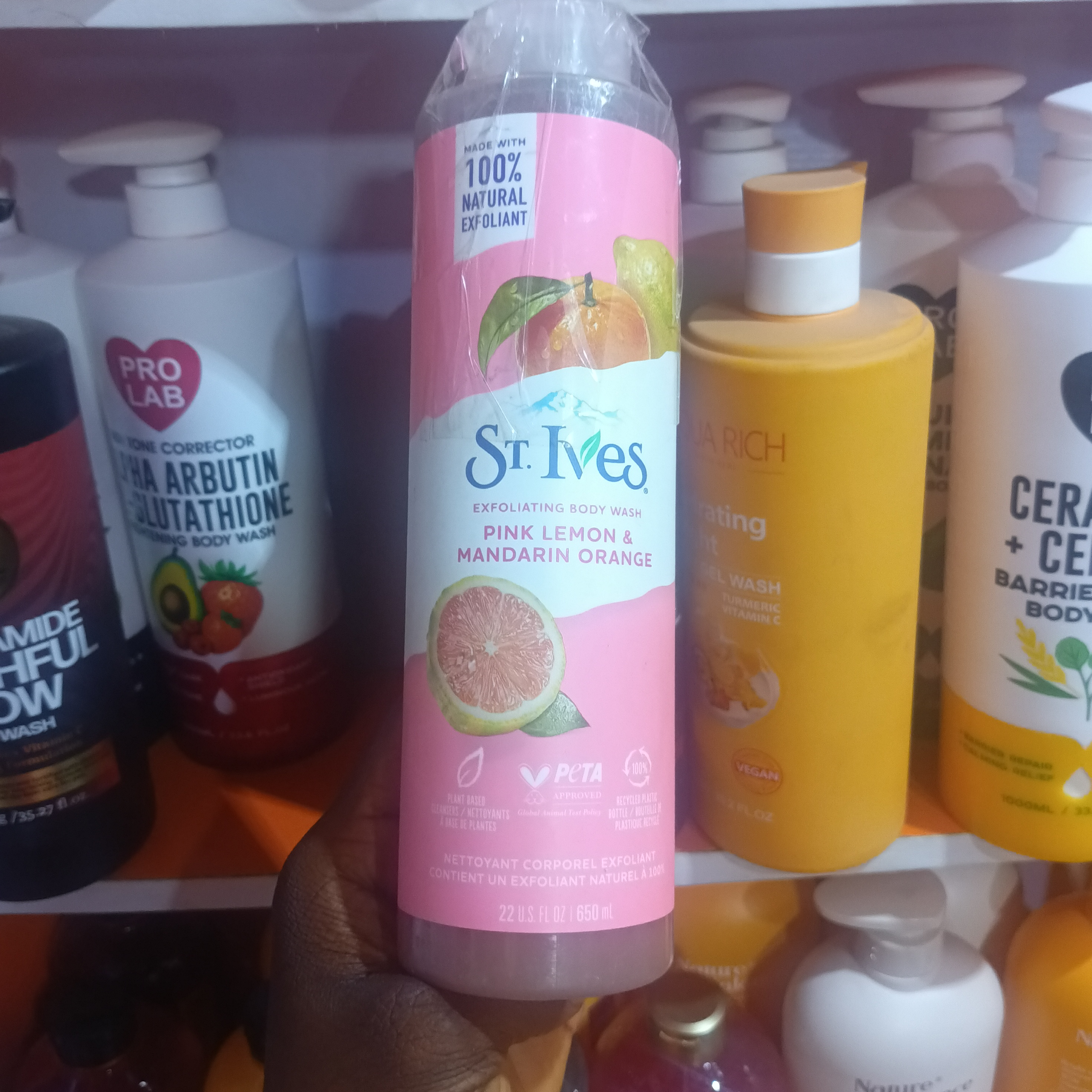 ST IVES BODY WASH(PINK LEMON & MANDARIN ORANGE