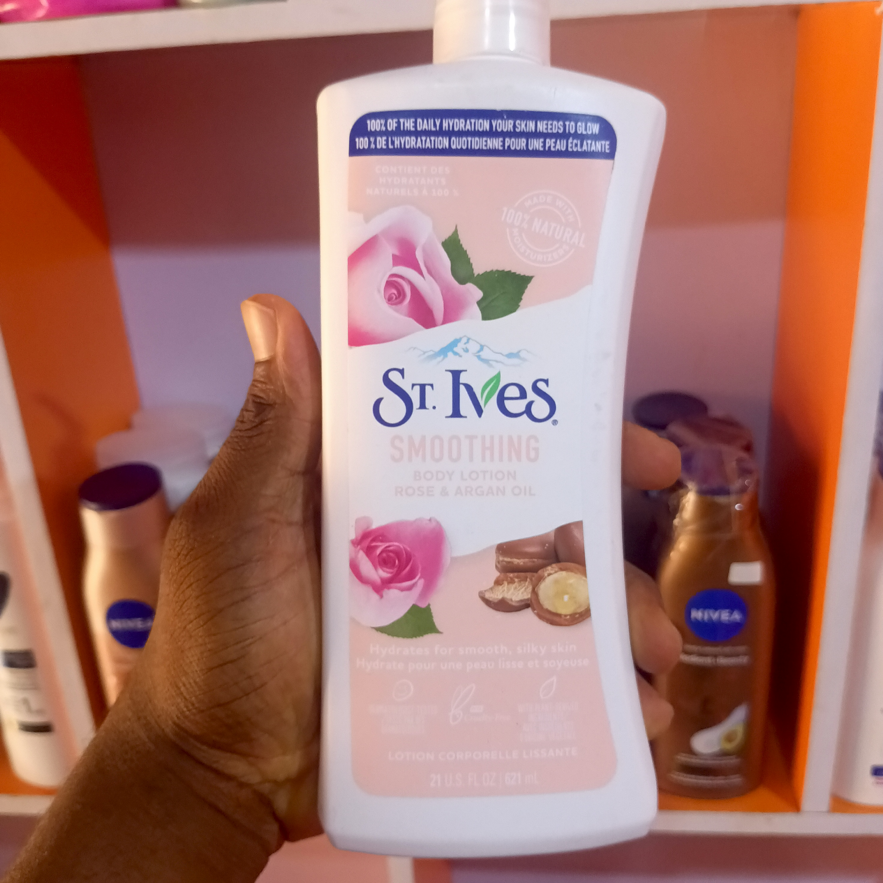 ST IVES (SMOOTHING BODY LOTION)
