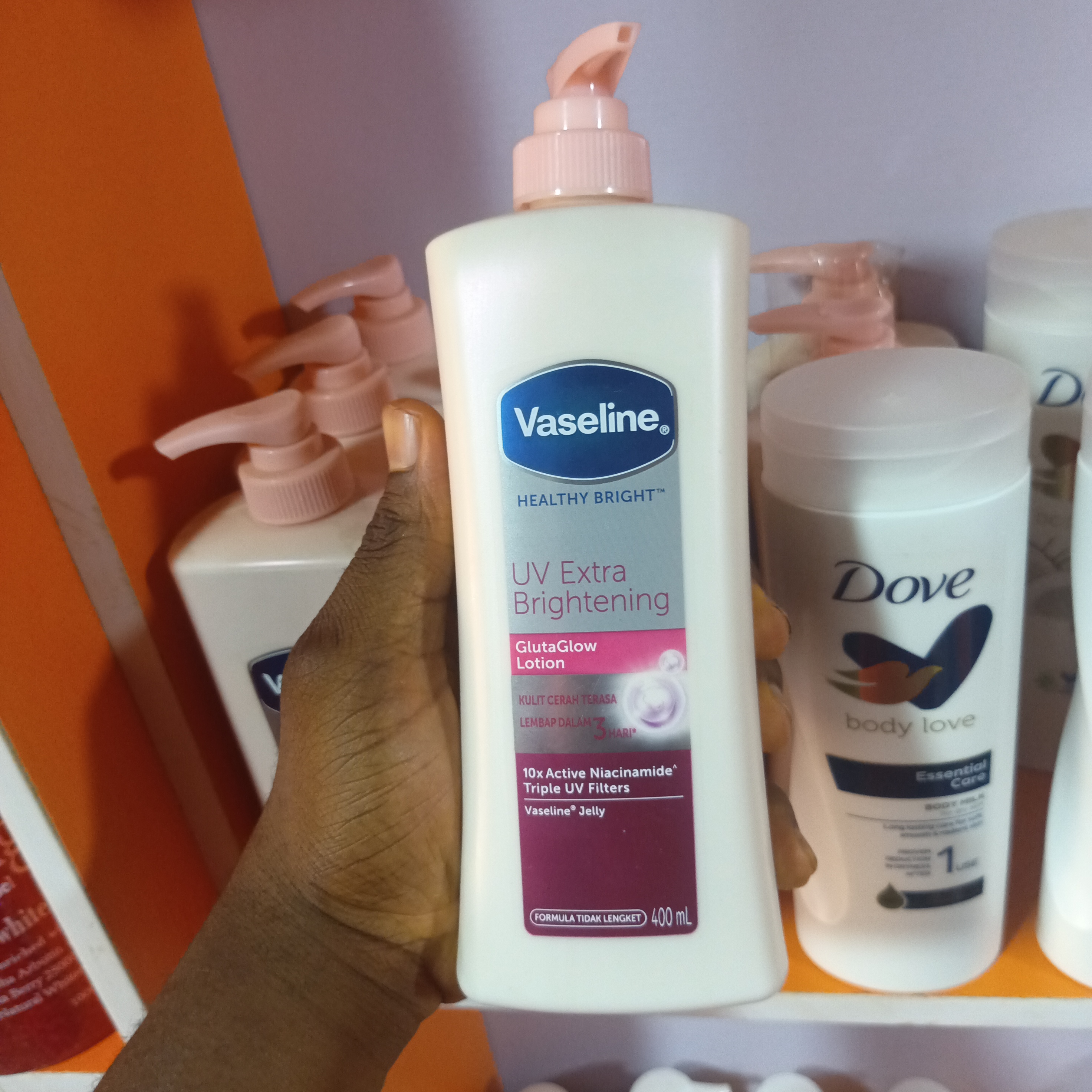 VASELINE UV EXTRA BRIGHTENING LOTION 400ML